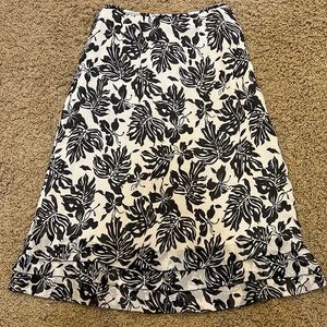 A very expensive and special Lafayette 148 New York black and white skirt 🤩